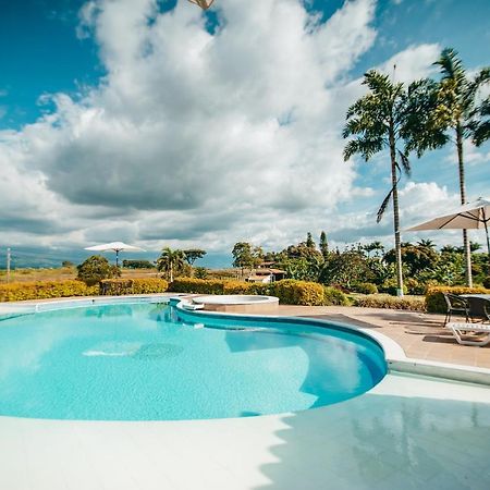 Hotel Arrayanes Del Quindio モンテネグロ エクステリア 写真