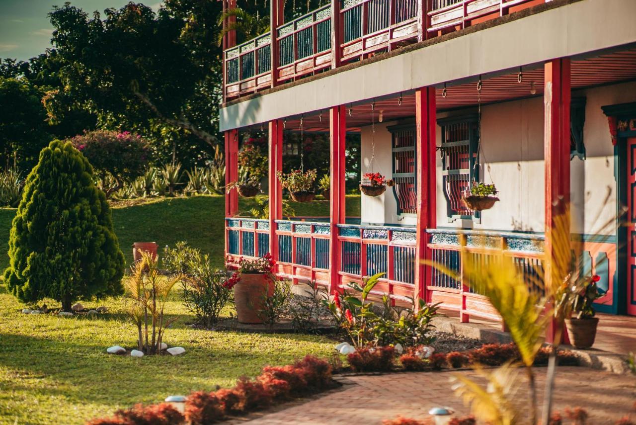 Hotel Arrayanes Del Quindio モンテネグロ エクステリア 写真