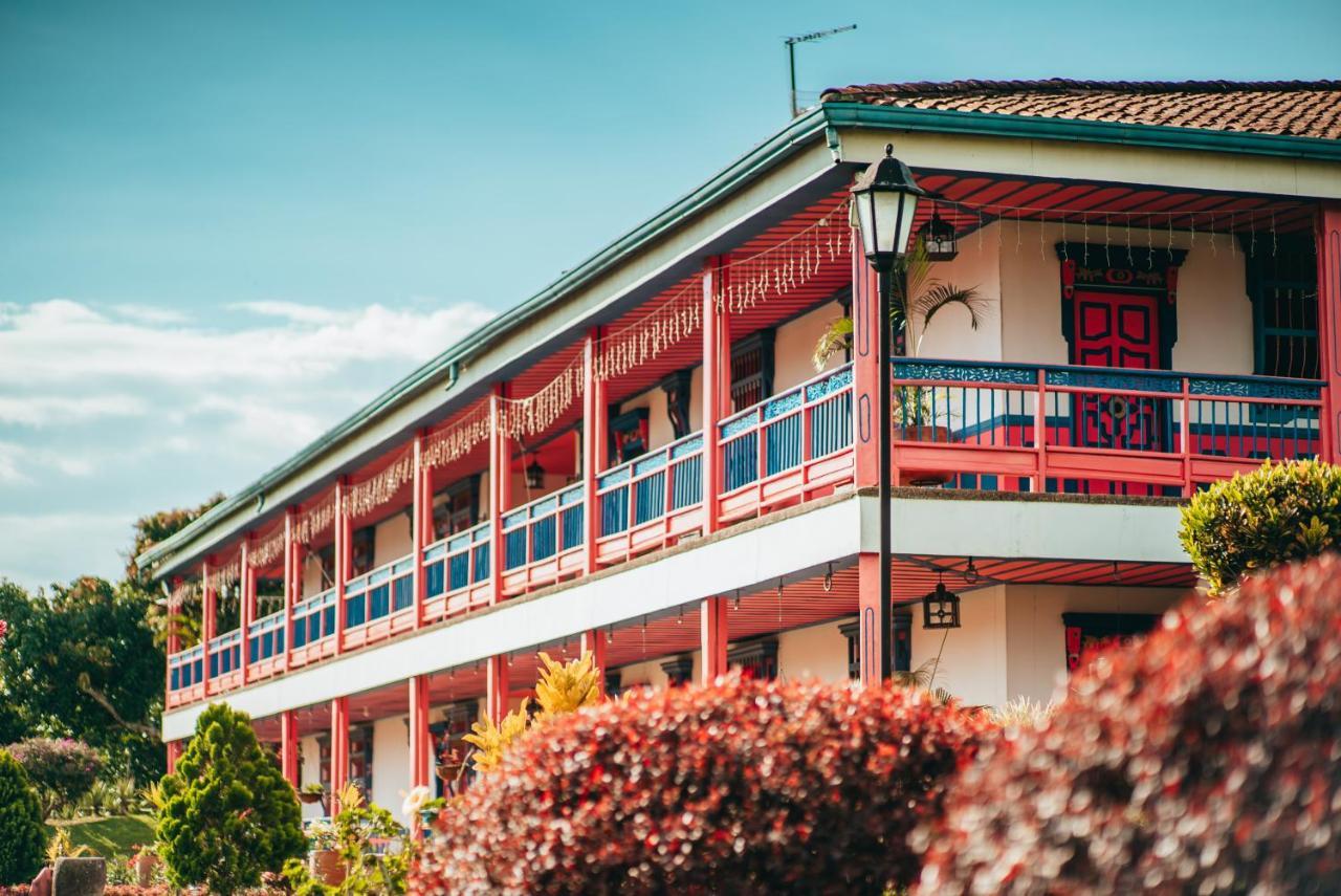 Hotel Arrayanes Del Quindio モンテネグロ エクステリア 写真