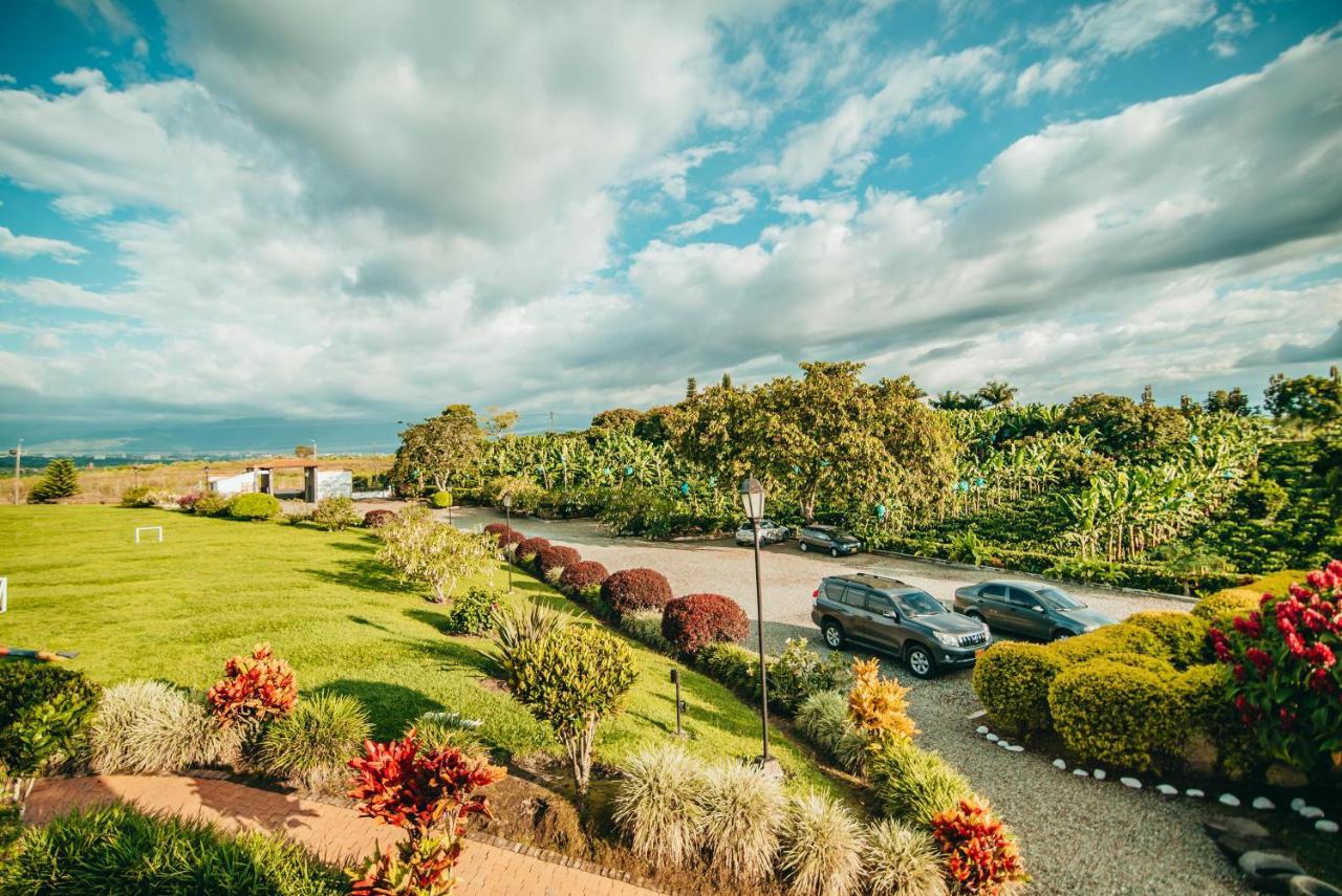 Hotel Arrayanes Del Quindio モンテネグロ エクステリア 写真