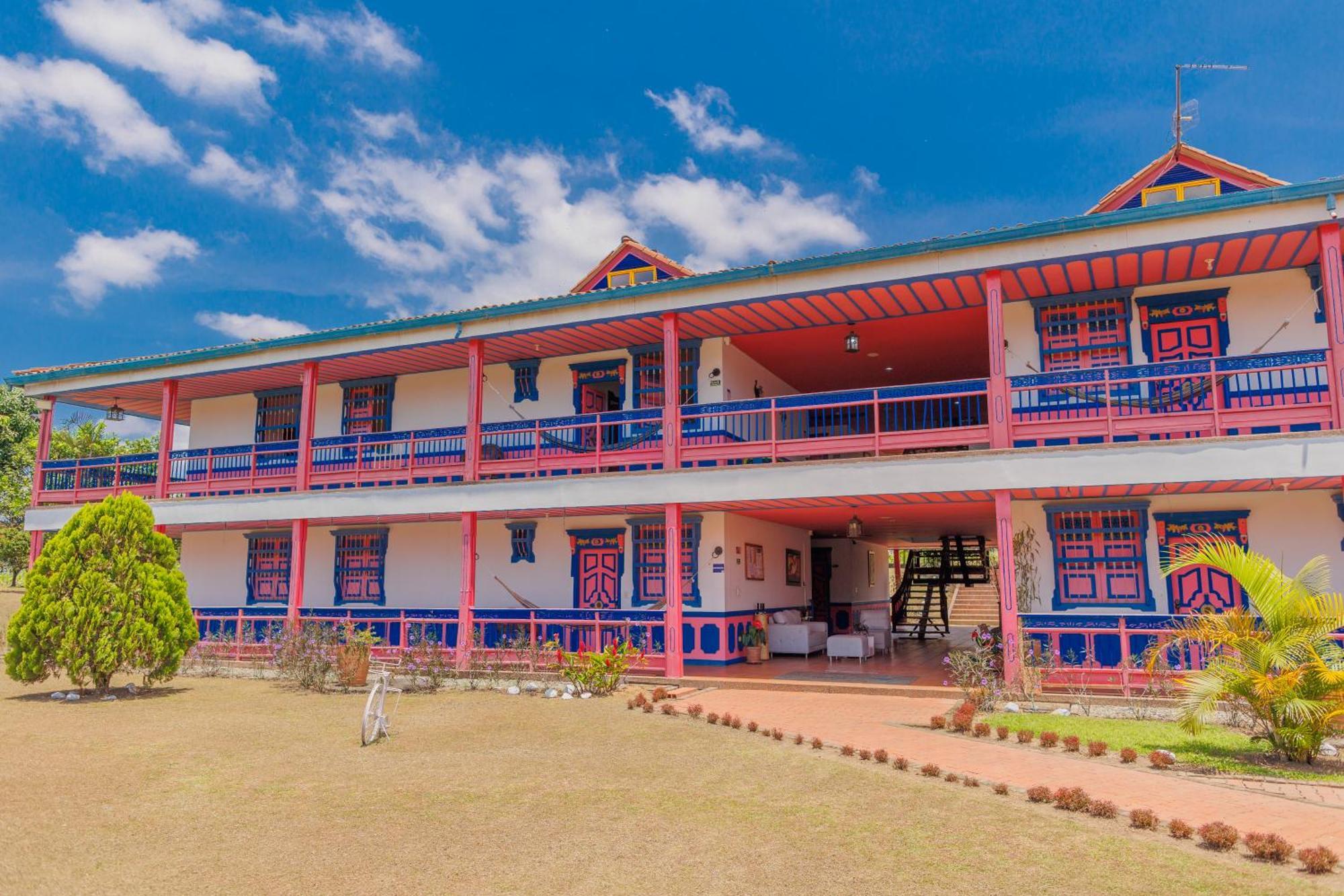 Hotel Arrayanes Del Quindio モンテネグロ エクステリア 写真
