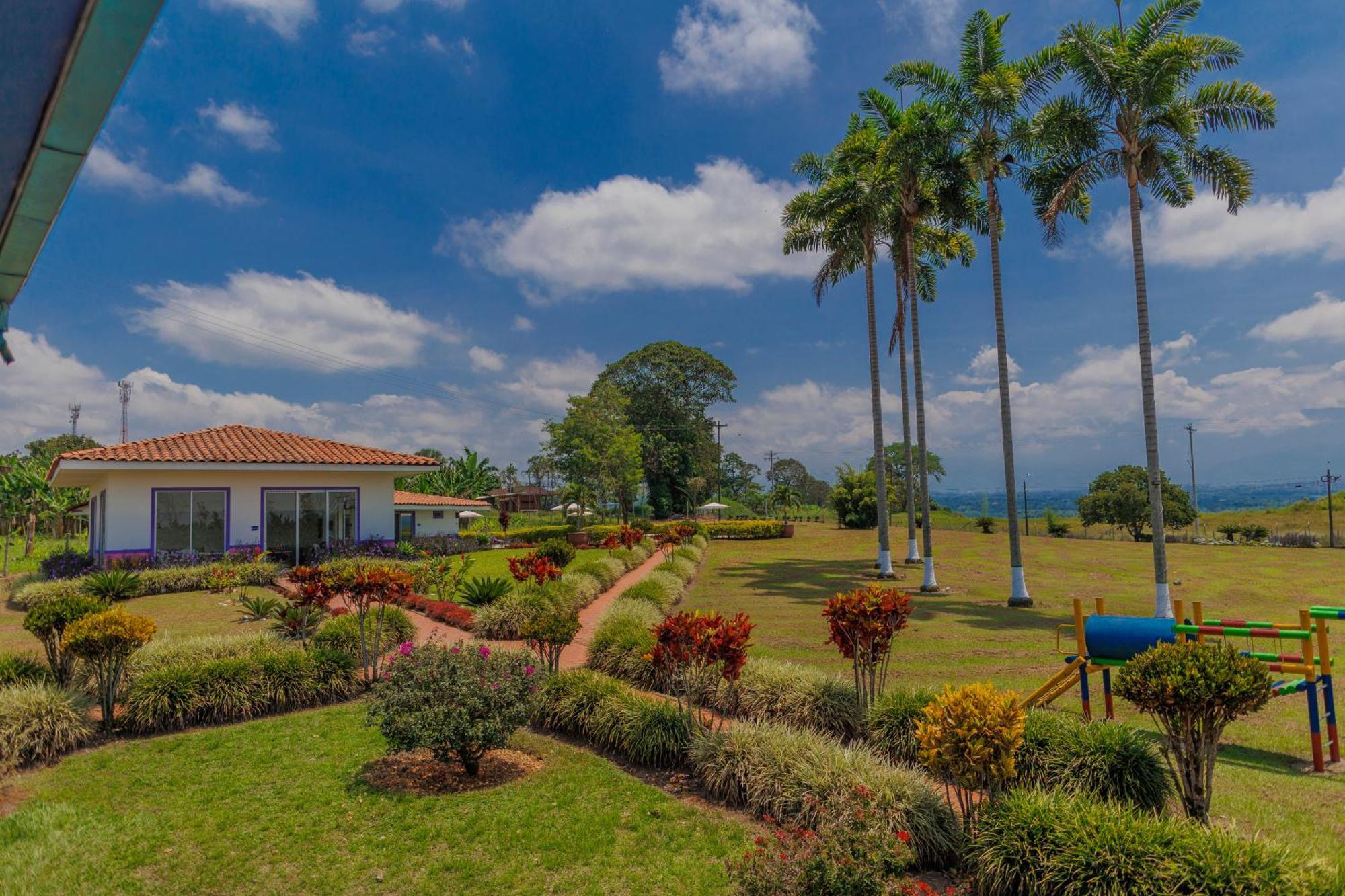 Hotel Arrayanes Del Quindio モンテネグロ エクステリア 写真