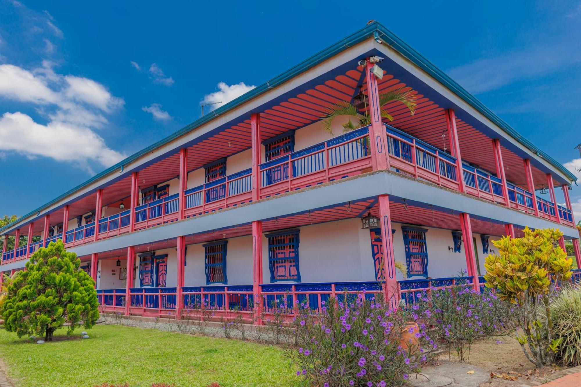 Hotel Arrayanes Del Quindio モンテネグロ エクステリア 写真