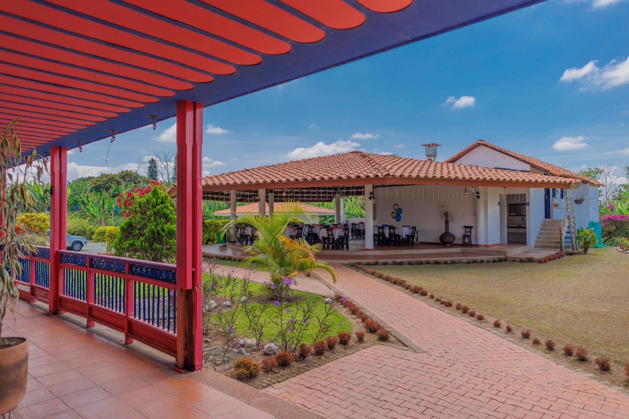 Hotel Arrayanes Del Quindio モンテネグロ エクステリア 写真