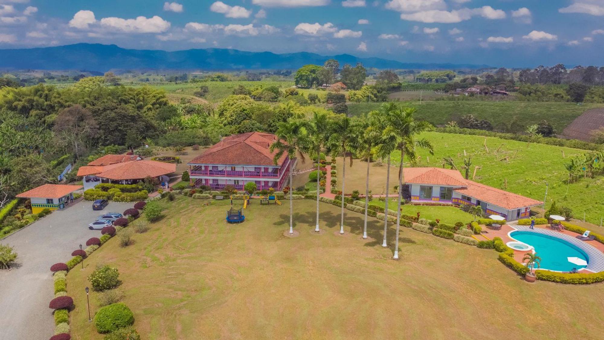 Hotel Arrayanes Del Quindio モンテネグロ エクステリア 写真
