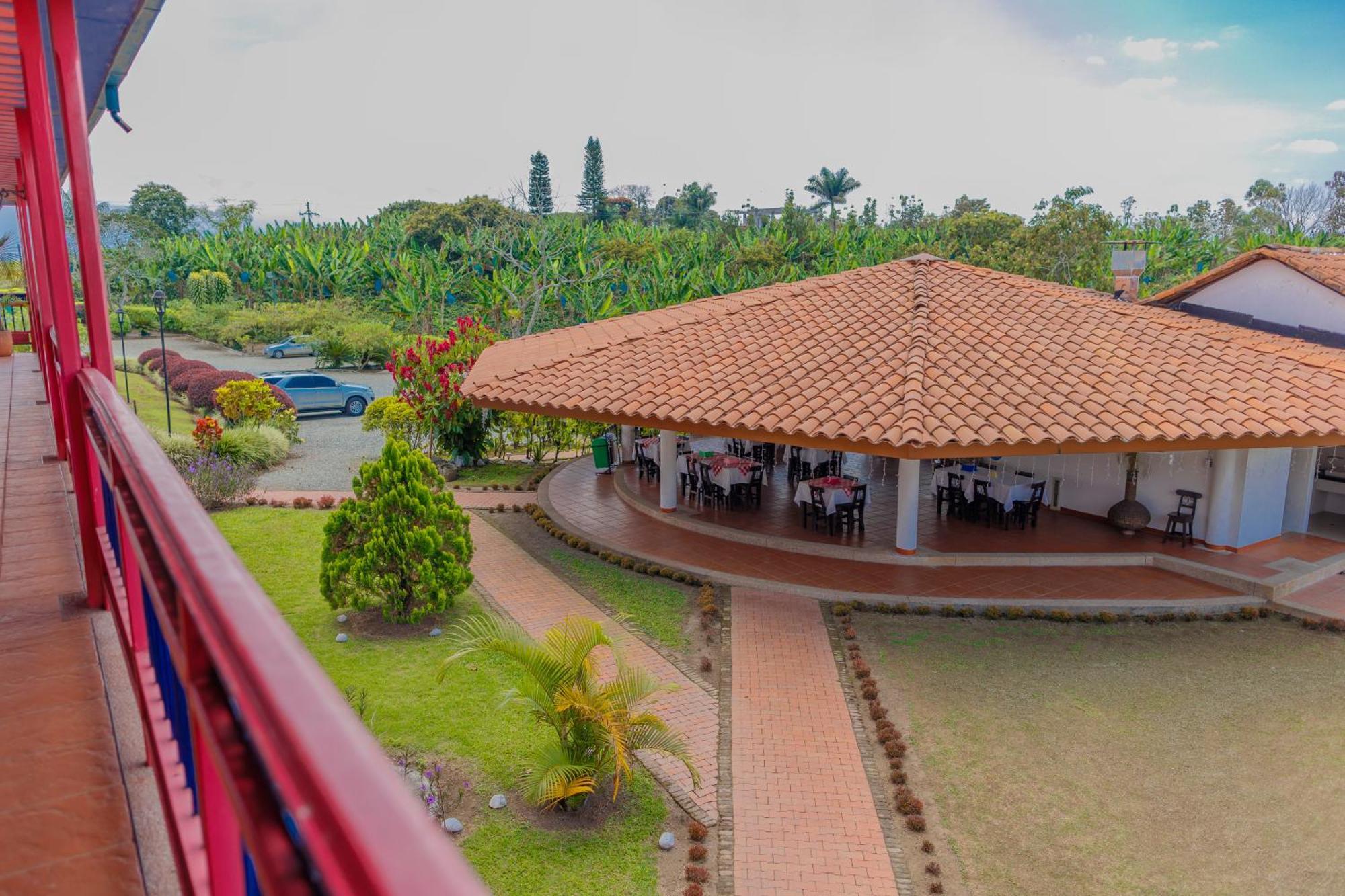 Hotel Arrayanes Del Quindio モンテネグロ エクステリア 写真