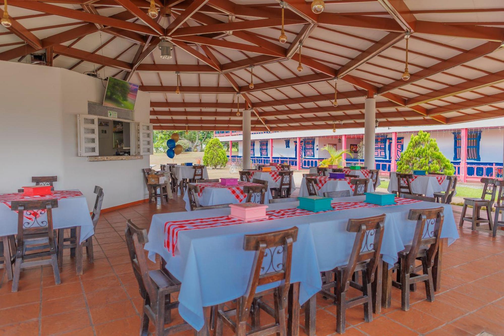 Hotel Arrayanes Del Quindio モンテネグロ エクステリア 写真