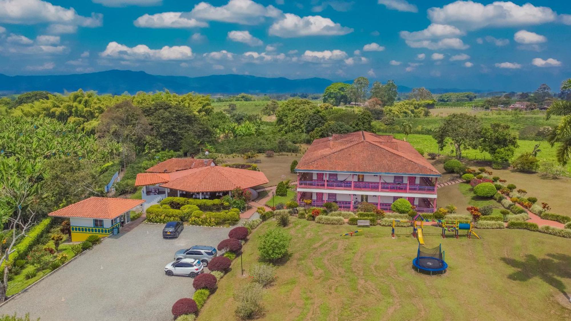 Hotel Arrayanes Del Quindio モンテネグロ エクステリア 写真